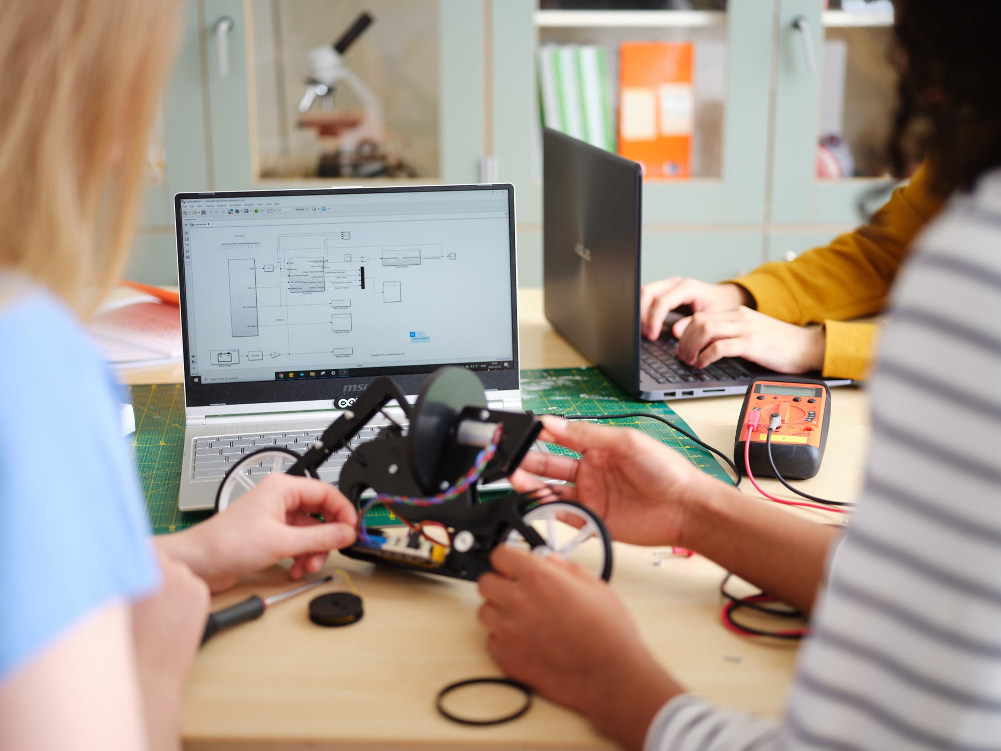 Arduino Engineering Kit Rev2 – Hands-on Mechatronics & Robotics ...