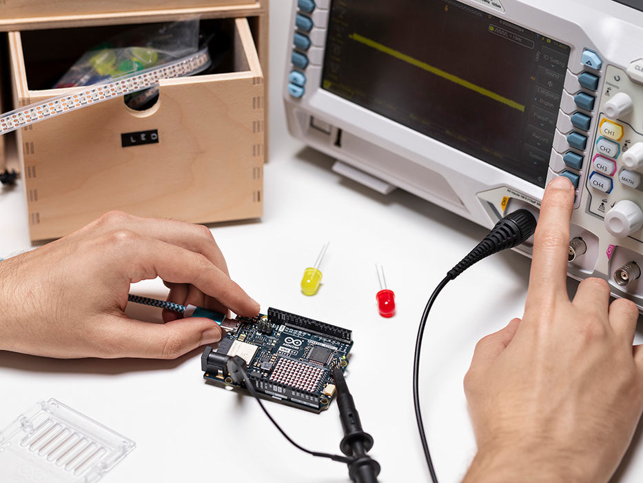Arduino UNO R4 PCB Mastery: Designing Tomorrow's Tech